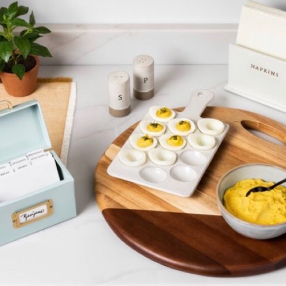 ❤️ MAGNOLIA Salt and Pepper shakers ❤️NWT - Picture 4 of 5